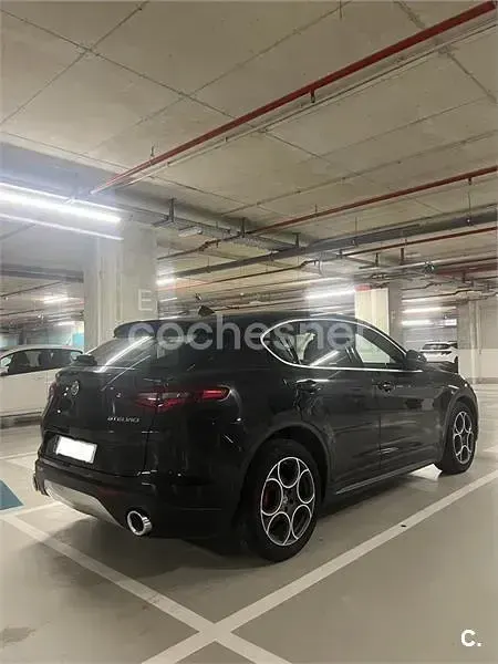 Usado Alfa Romeo Stelvio 180 CV (132 kW) 2018 Negro SUV