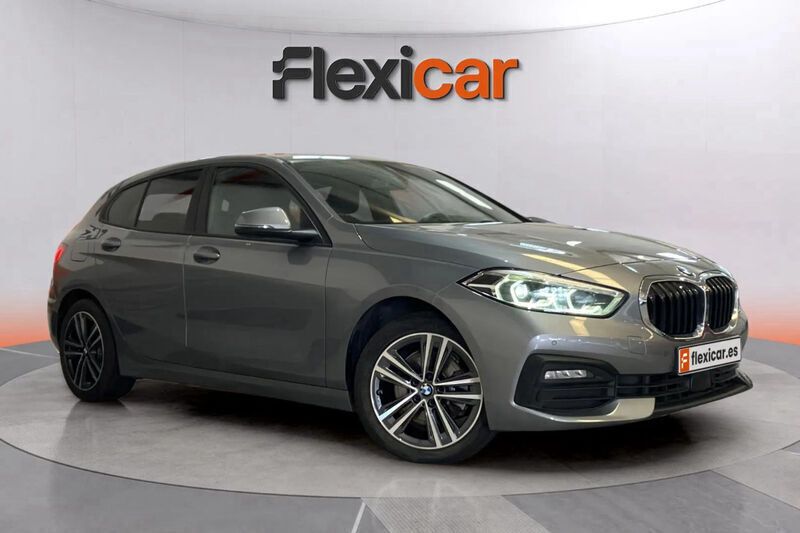 Gris Usado 2022 BMW 118 Comfort Edition Utilitario | 20.990 € (Precio justo) - Imagen 1/4