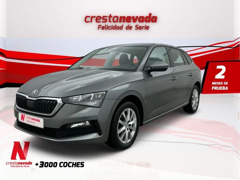 Usado Skoda Scala Ambition 110 CV (80 kW) 2022 Gris Utilitario