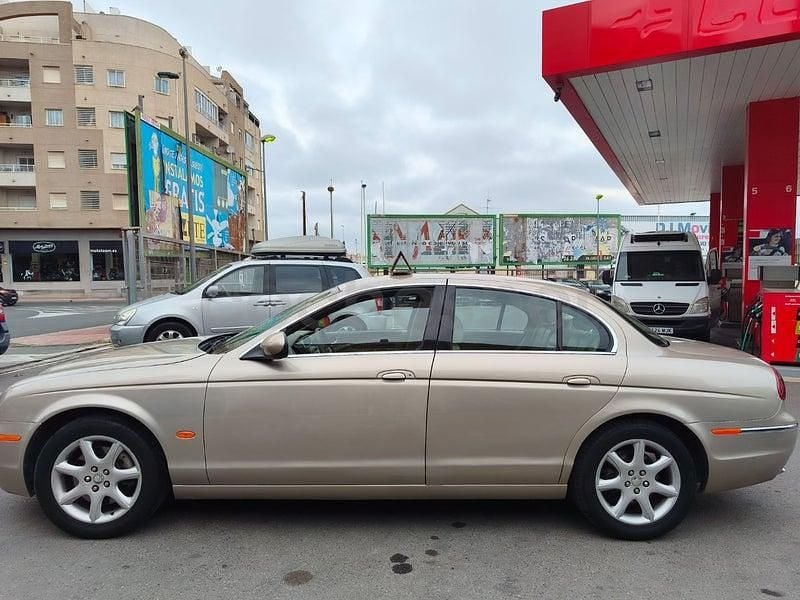 Usado Jaguar S-Type S 207 CV (152 kW) 2005 Beige Berlina