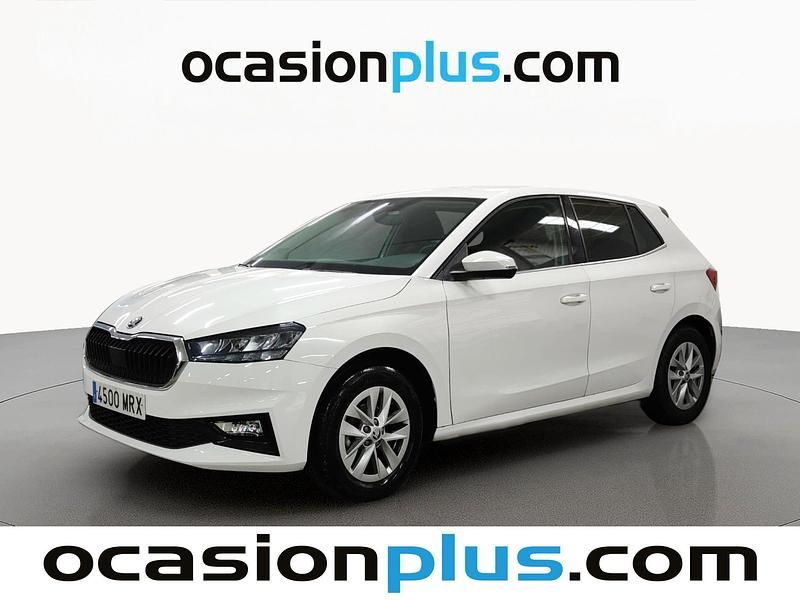 Usado Skoda Fabia Selection 95 CV (69 kW) 2024 Blanco Utilitario