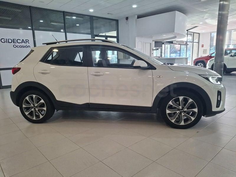 Usado Kia Stonic 100 HP (73 kW) 2020 Branco SUV
