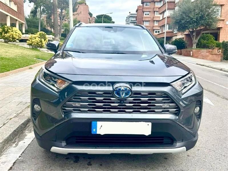 Usado Toyota RAV4 Hybrid Luxury 222 CV (163 kW) 2021 Gris / plata SUV