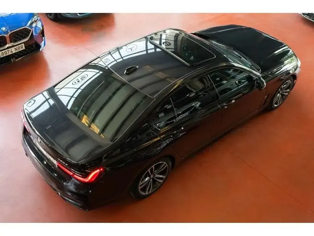 Usado BMW 740 Comfort Edition 340 CV (250 kW) 2022 Negro Berlina