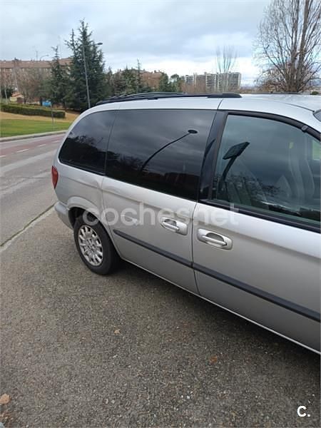 Usado Chrysler Voyager 150 CV (110 kW) 2003 Gris / plata Monovolumen