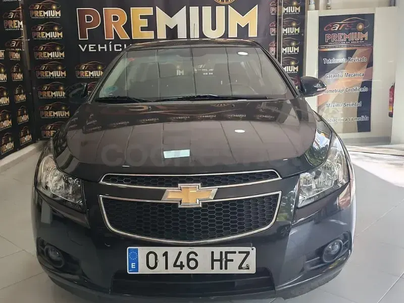 Usado Chevrolet Cruze LT 124 CV (91 kW) 2011 Negro Berlina