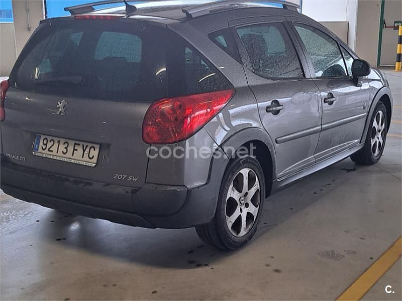 Usado Peugeot 207 Outdoor Outdoor 110 CV (80 kW) 2007 Gris / plata Familiar