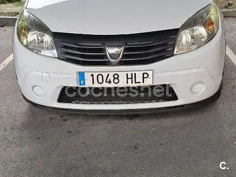 Usado Dacia Sandero Base 75 CV (55 kW) 2012 Blanco Berlina