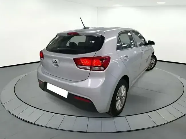 Käytetty Kia Rio Urban 84 HP (61 kW) 2020 Harmaa Sedan