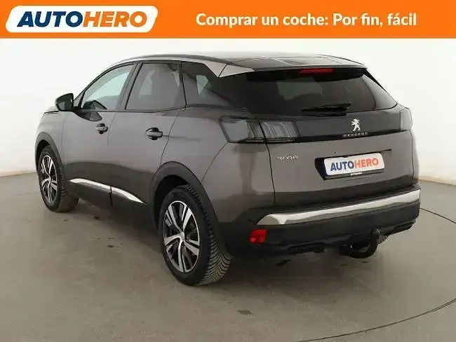 Usado Peugeot 3008 Allure 131 CV (96 kW) 2022 Gris SUV