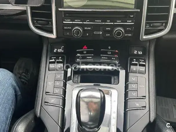 Usado Porsche Cayenne 240 CV (176 kW) 2012 Marrón SUV