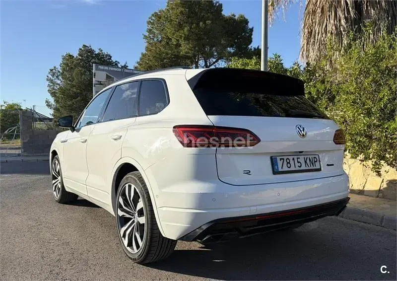 Käytetty VW Touareg R-line 286 HP (210 kW) 2018 Valkoinen Katumaasturi