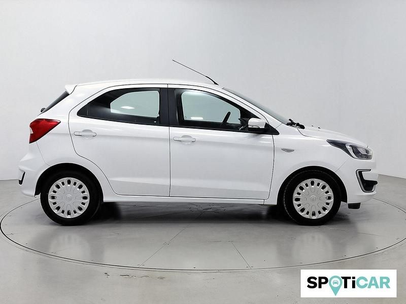 Usado Ford Ka 70 CV (51 kW) 2018 Blanco Berlina
