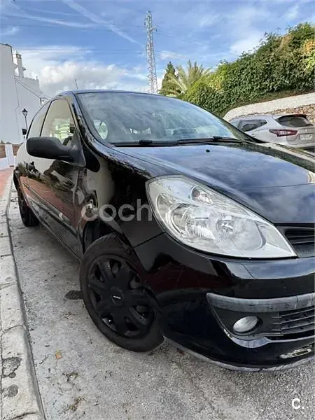 Usado Renault Clio II Authentique 75 CV (55 kW) 2006 Negro Berlina