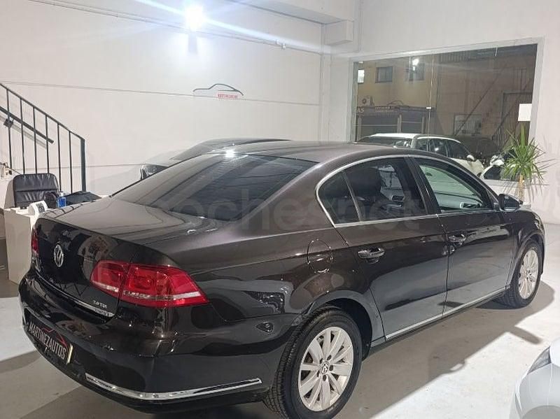 Usado VW Passat Advance 140 CV (102 kW) 2011 Marrón Berlina