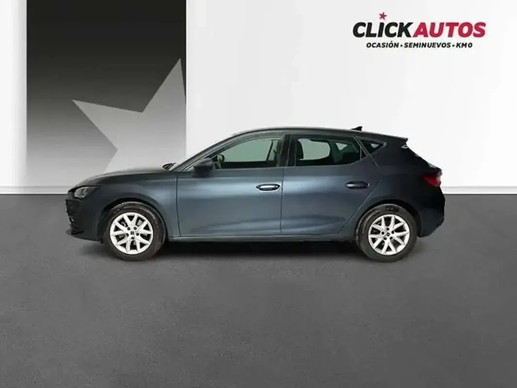 Usado Seat Leon Style 111 CV (81 kW) 2024 Gris Utilitario