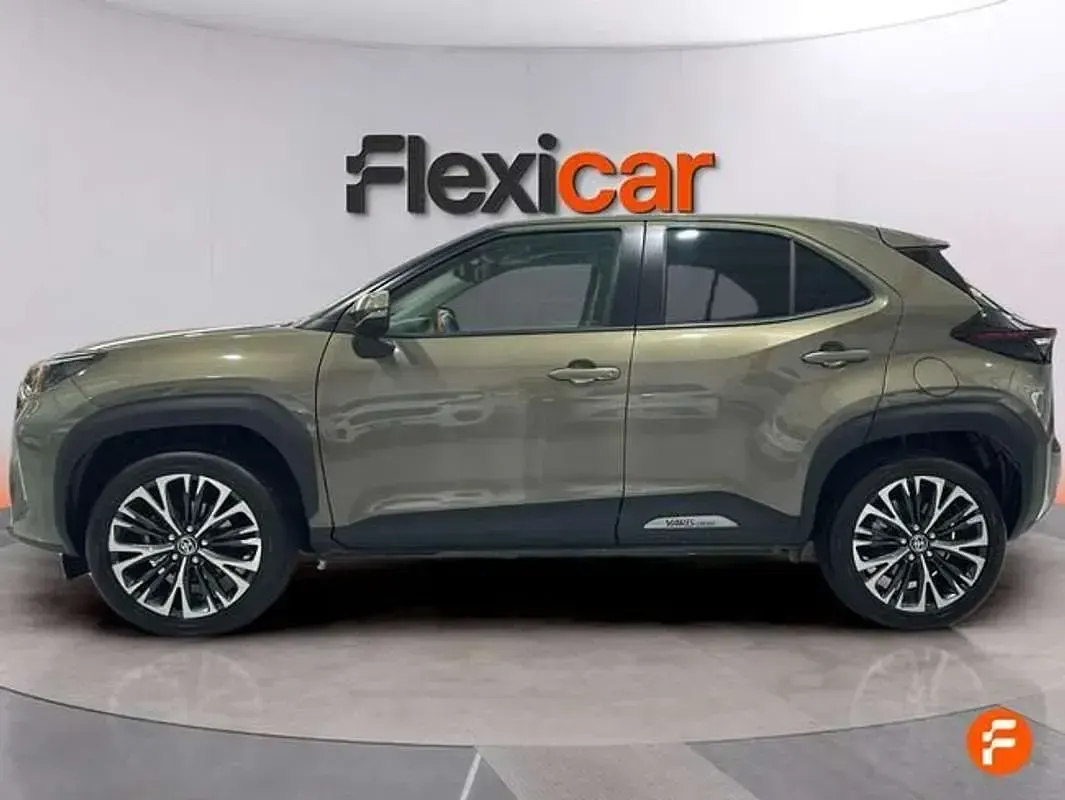 Occasion Toyota Yaris Cross Plus 116 PK (85 kW) 2021 Grijs SUV