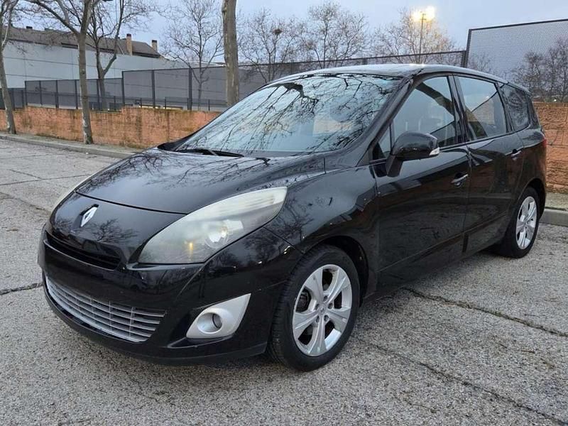Usado Renault Grand Scénic III Dynamique 106 CV (77 kW) 2009 Negro Monovolumen