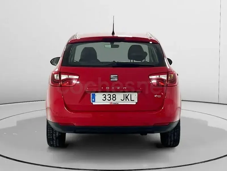 Usado Seat Ibiza ST Style 105 CV (77 kW) 2015 Rojo Familiar