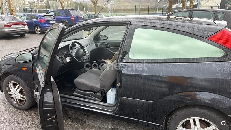 Usado Ford Focus Trend 115 CV (84 kW) 2002 Azul Berlina