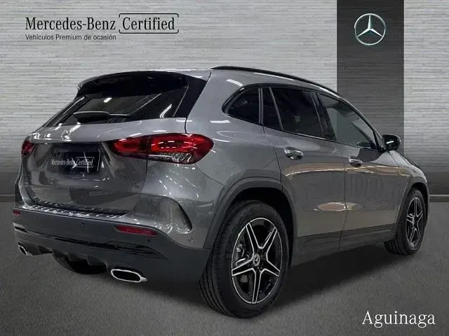 Usado Mercedes GLA200 150 CV (110 kW) 2023 Gris montaña SUV