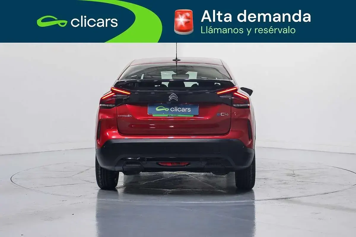 Usado Citroën e-C4 Feel 100 kW (136 CV) 2021 Rojo Berlina