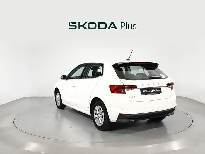 Blanco Usado 2023 Skoda Fabia Ambition Utilitario | 16.400 € (Un poco caro) - Imagen 1/4