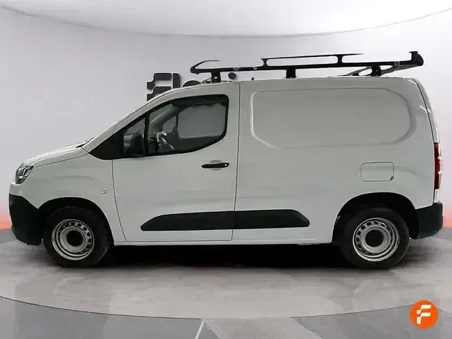 Usado Citroën Berlingo 102 CV (75 kW) 2023 Blanco Monovolumen