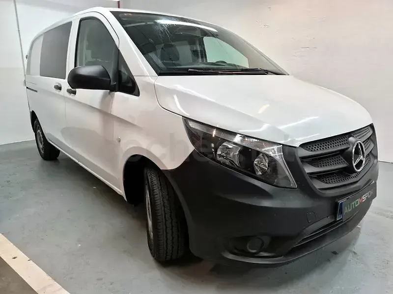 Usado Mercedes Vito Marco Polo 136 CV (100 kW) 2021 Blanco Van
