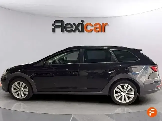 Usado Seat Leon 180 CV (132 kW) 2018 Negro Utilitario