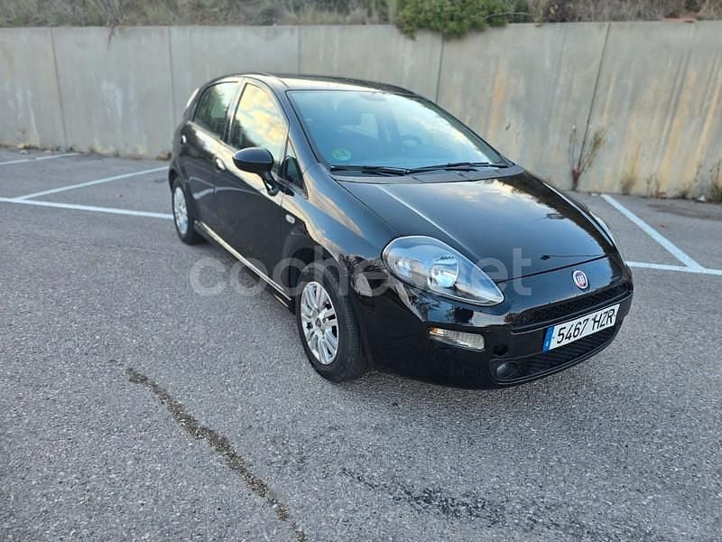 Negro Usado 2014 Fiat Punto Easy Utilitario | 5999 € (Precio justo) - Imagen 1/4