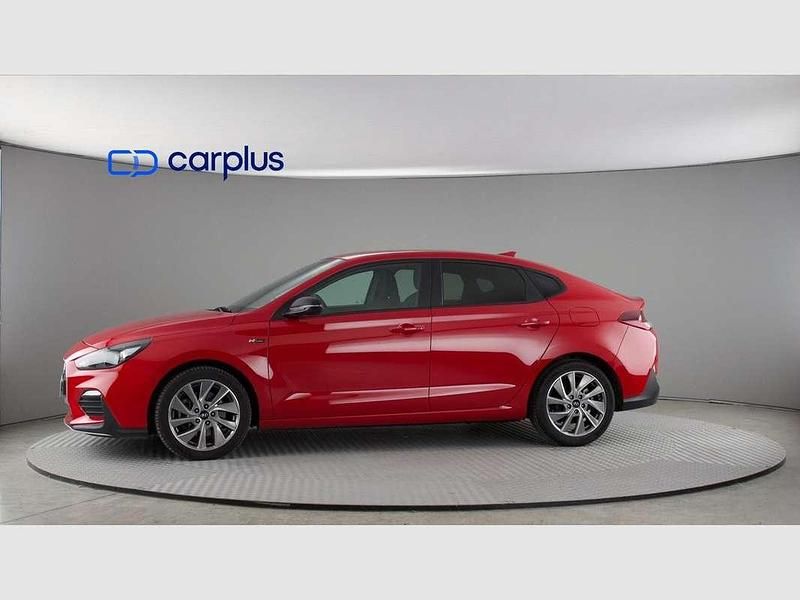 Begagnad Hyundai i30 N Line 120 HK (88 kW) 2021 Röd Sedan
