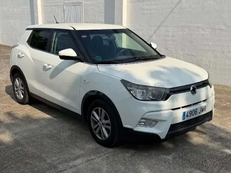 Usado SsangYong Tivoli 115 CV (84 kW) 2016 Blanco SUV