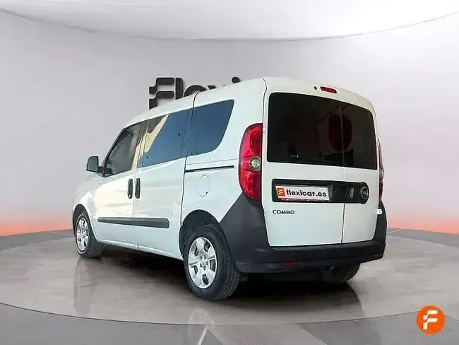 Usado Opel Combo 95 CV (69 kW) 2017 Blanco Monovolumen