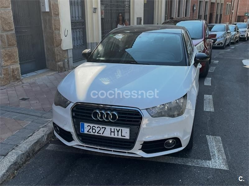 Blanco Usado 2014 Audi A1 Sportback Attraction Utilitario | 9600 € (Buen precio) - Imagen 1/4