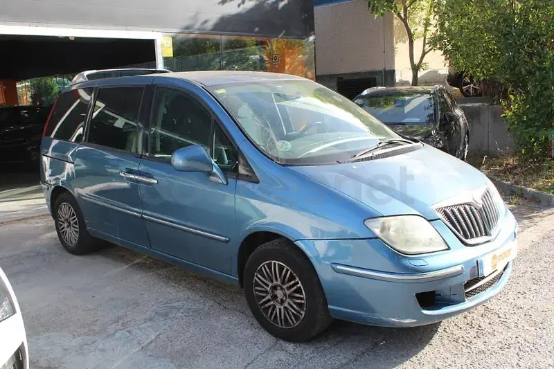 Usado Lancia Phedra 136 CV (100 kW) 2010 Azul Monovolumen