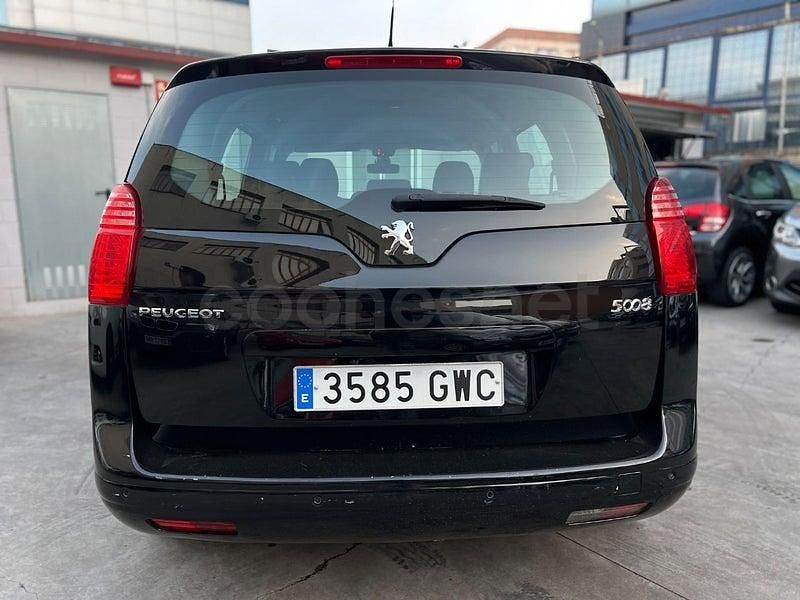 Usado Peugeot 5008 Premium 112 CV (82 kW) 2010 Negro Monovolumen