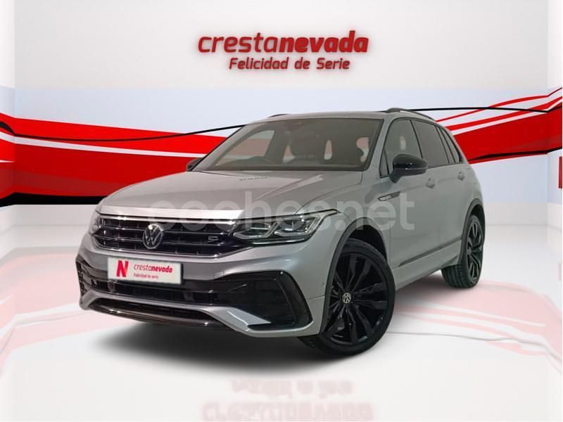 Gris / plata Usado 2023 VW Tiguan Allspace R-line SUV | 46.400 € (Caro) - Imagen 1/4