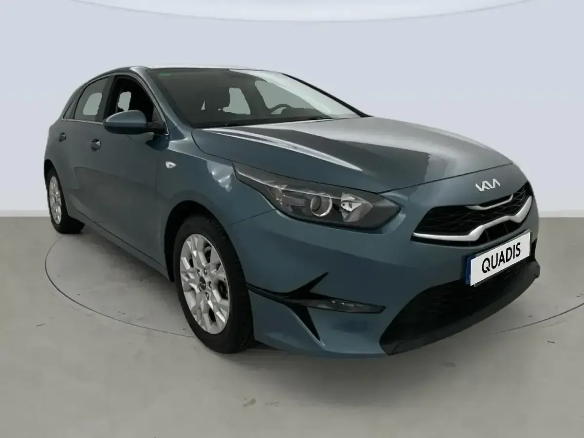 Usado Kia Ceed 100 CV (73 kW) 2022 Gris Utilitario