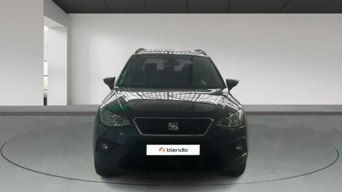 Usado Seat Arona Style 110 CV (80 kW) 2021 Gris SUV