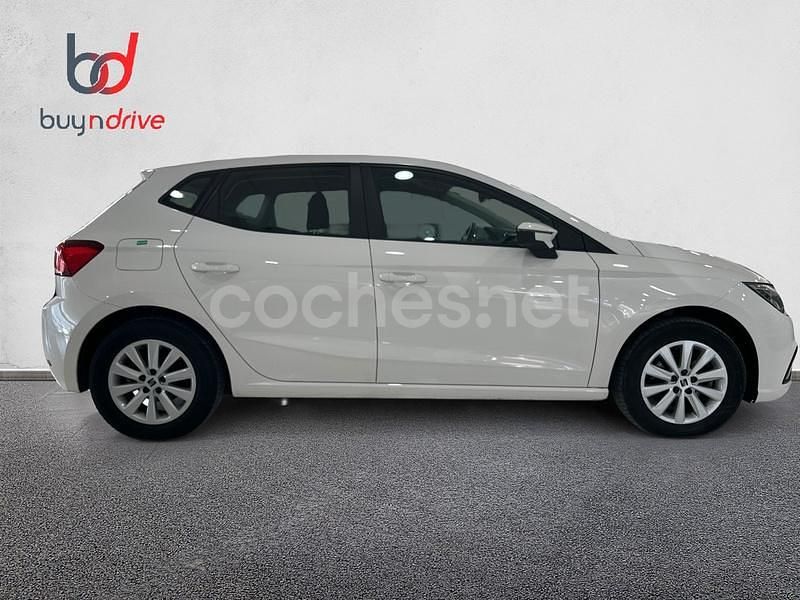 Usado Seat Ibiza Style 110 CV (80 kW) 2022 Blanco Berlina