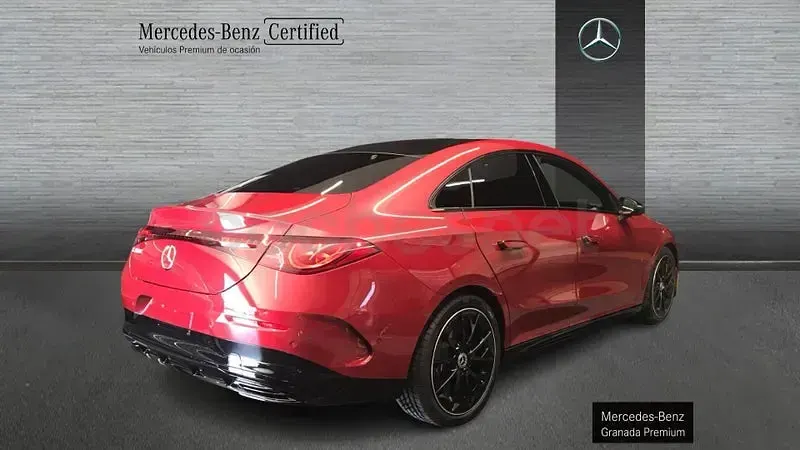 Usado Mercedes CLA180 136 CV (100 kW) 2026 Rojo Berlina