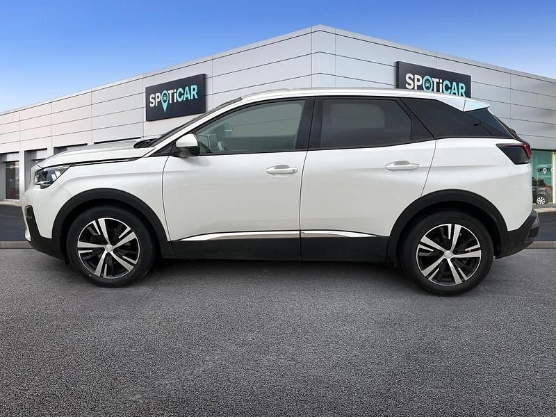 Usado Peugeot 3008 Allure 130 CV (95 kW) 2019 Blanco SUV