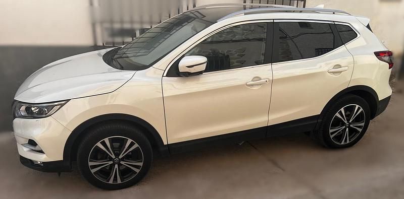 Usado Nissan Qashqai Tekna 130 CV (95 kW) 2017 Blanco SUV