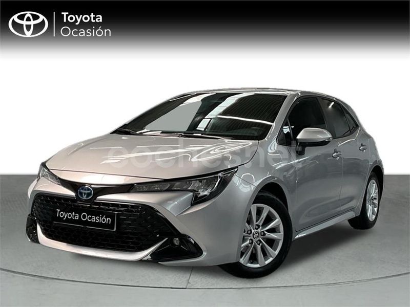 Gris / plata Usado 2024 Toyota Corolla Active Berlina | 26.500 € (Un poco caro) - Imagen 1/4