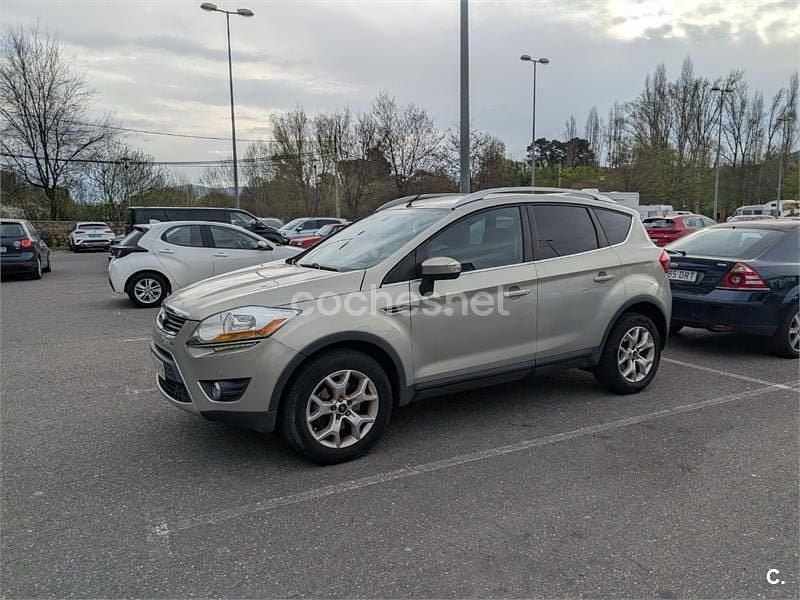 Usado Ford Kuga Trend 140 CV (102 kW) 2010 Marrón SUV