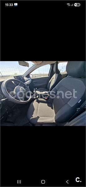 Usado Dacia Sandero Essentiel 91 CV (66 kW) 2021 Gris / plata Berlina