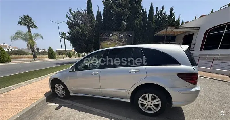 Usado Mercedes R280 190 CV (139 kW) 2007 Gris / plata Familiar