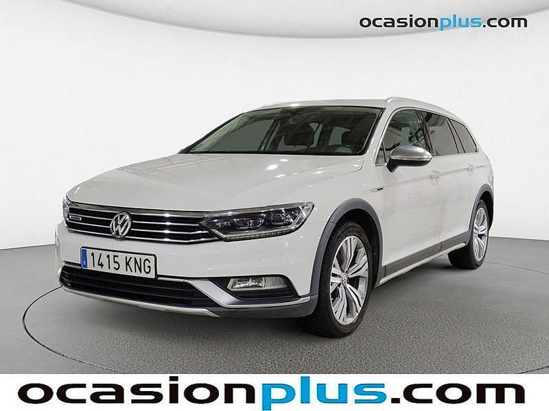 Usado VW Passat Alltrack 190 CV (139 kW) 2018 Blanco Familiar