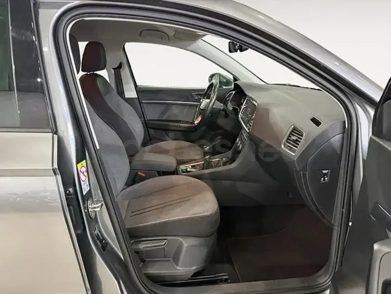 Usado Seat Ateca Style 150 CV (110 kW) 2022 Gris / plata SUV